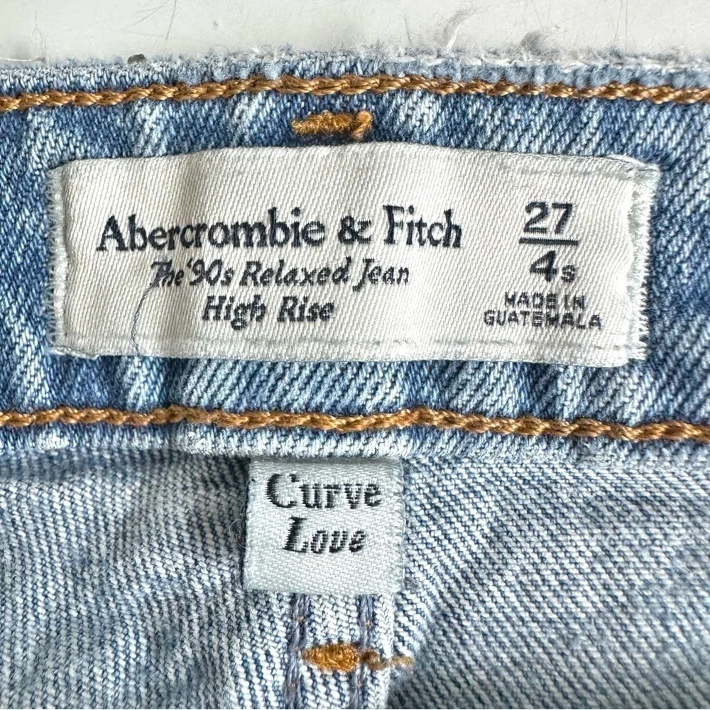 Abercrombie & Fitch Curve Love High Rise 90s Relaxed Jean 27 4 Short Stretch